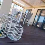 Charming Two-bedroom Mobile Homes - Mobile With Sea View Semesterbostad *