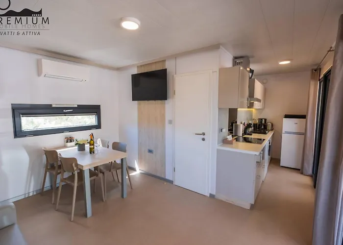 Charming Two-bedroom Mobile Homes - Mobile With Sea View Drage