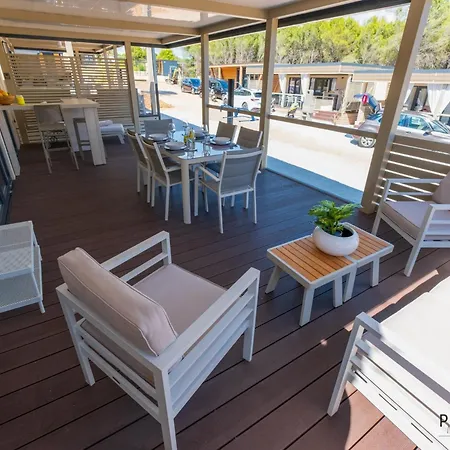 Tatil Evi Charming Two-bedroom Mobile Homes - Mobile With Sea View