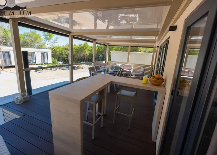 Charming Two-bedroom Mobile Homes - Mobile With Sea View Дом отдыха Драге