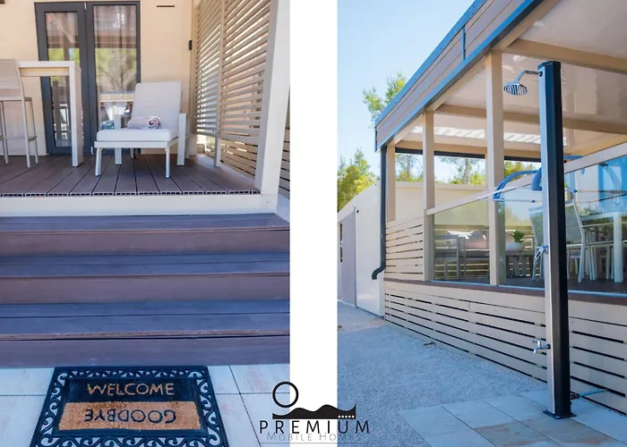 Charming Two-bedroom Mobile Homes - Mobile With Sea View *